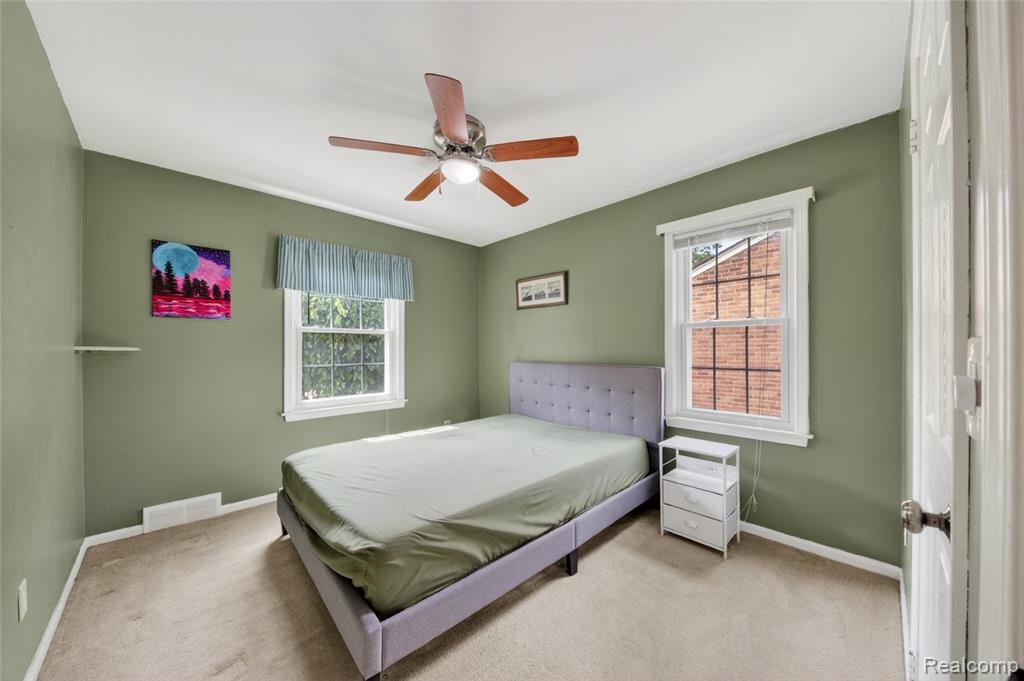 9818 Roseland Street, Livonia, MI 48150 — Photo 24