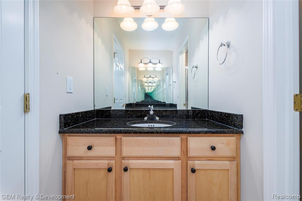 9054 Green Hickory Lane, Fenton, MI 48430 — Photo 38