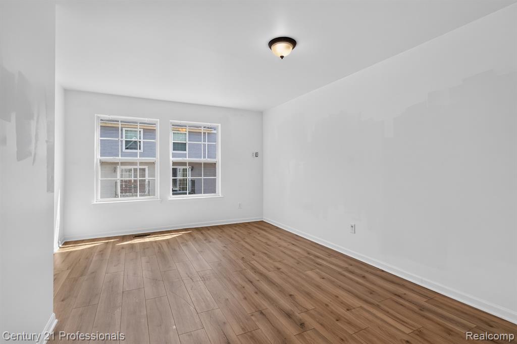2042 Decker Road, Walled Lake, MI 48390 — Photo 28