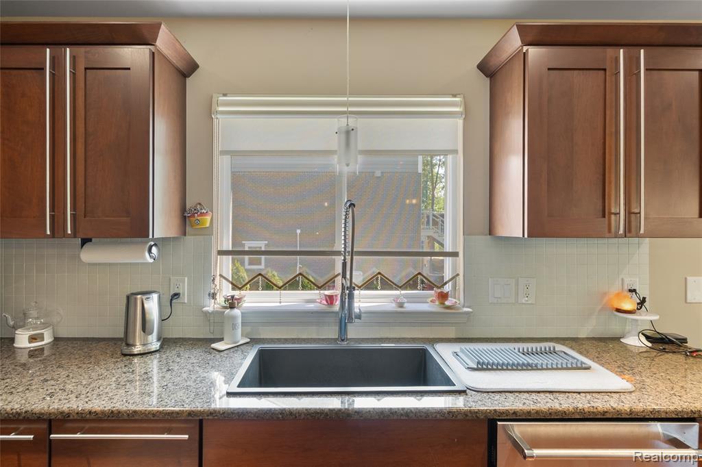 418 Greenan Lane, Lake Orion, MI 48362 — Photo 22