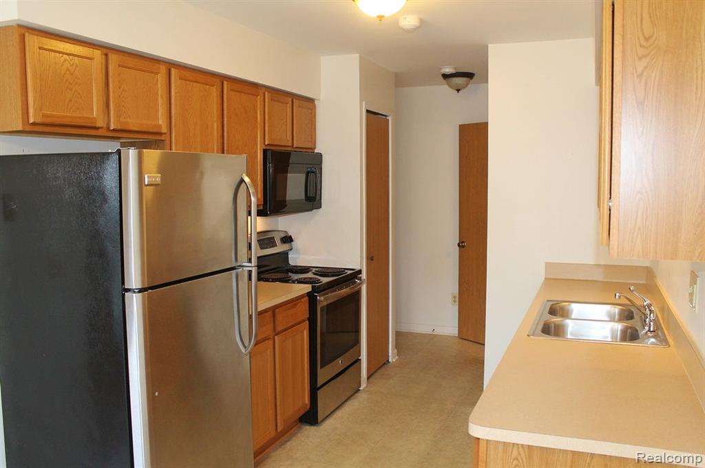 41361 NORTHWIND Drive, 205, Canton, MI 48188 — Photo 4