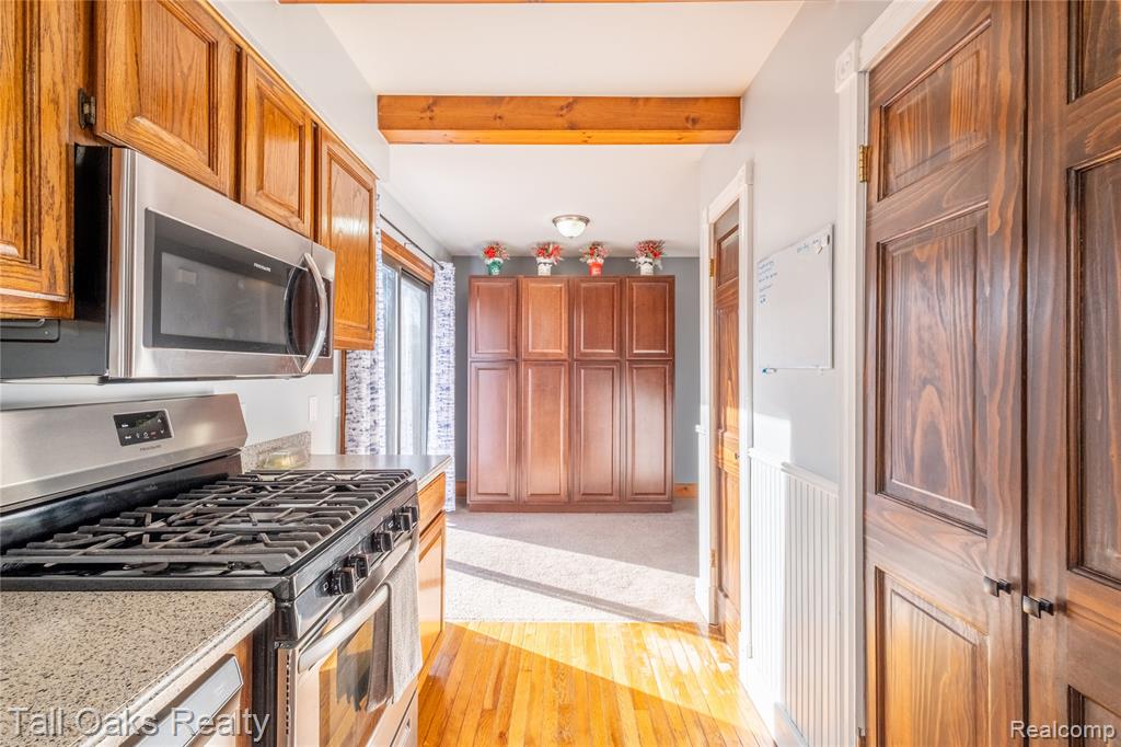 731 Cherry Hill Court, Columbiaville, MI 48421 — Photo 10