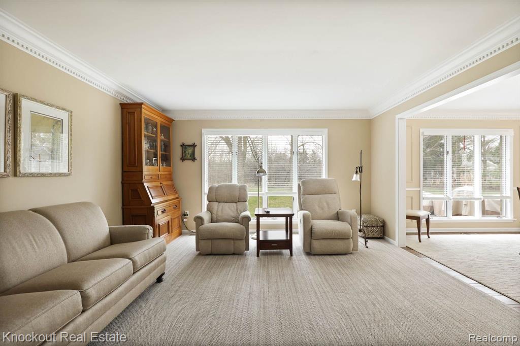 9350 OAKMONT Drive, Grand Blanc, MI 48439 — Photo 10