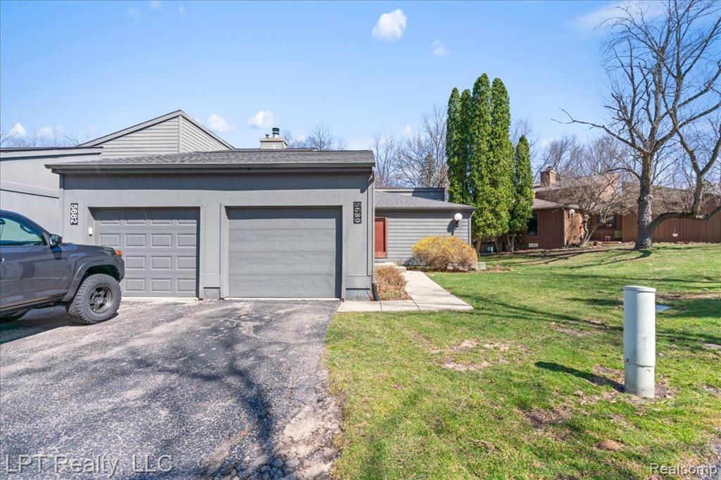 5680 DEVILLE, East Lansing, MI 48823 — Photo 5