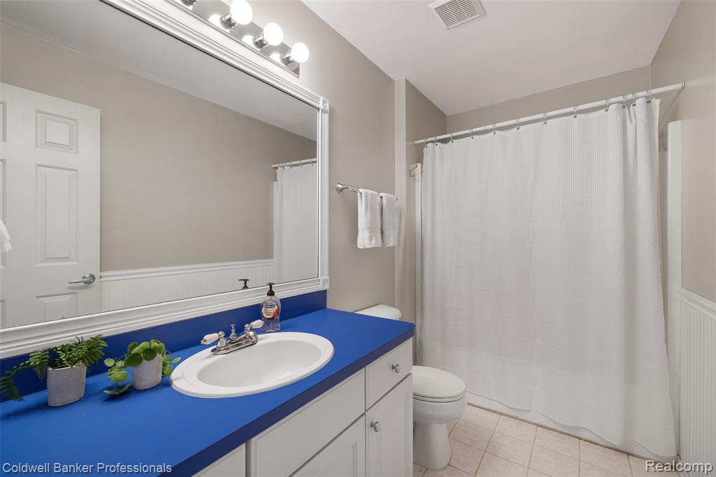 4881 Spring Meadow Drive, Clarkston, MI 48348 — Photo 30