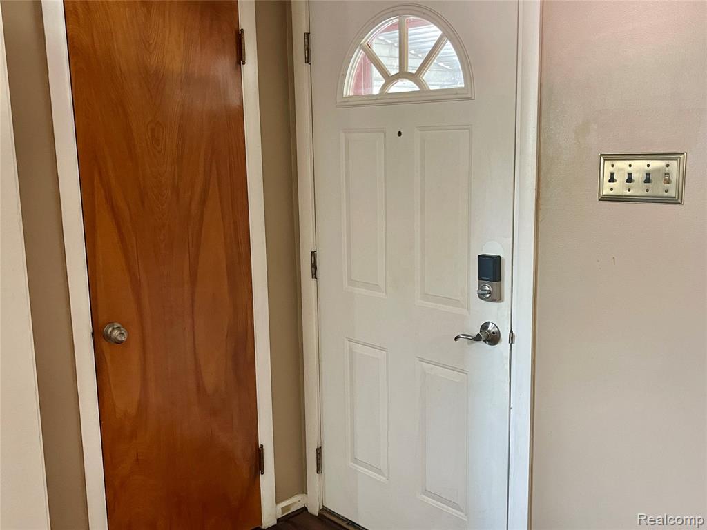 9964 Fox Avenue, Allen Park, MI 48101 — Photo 7