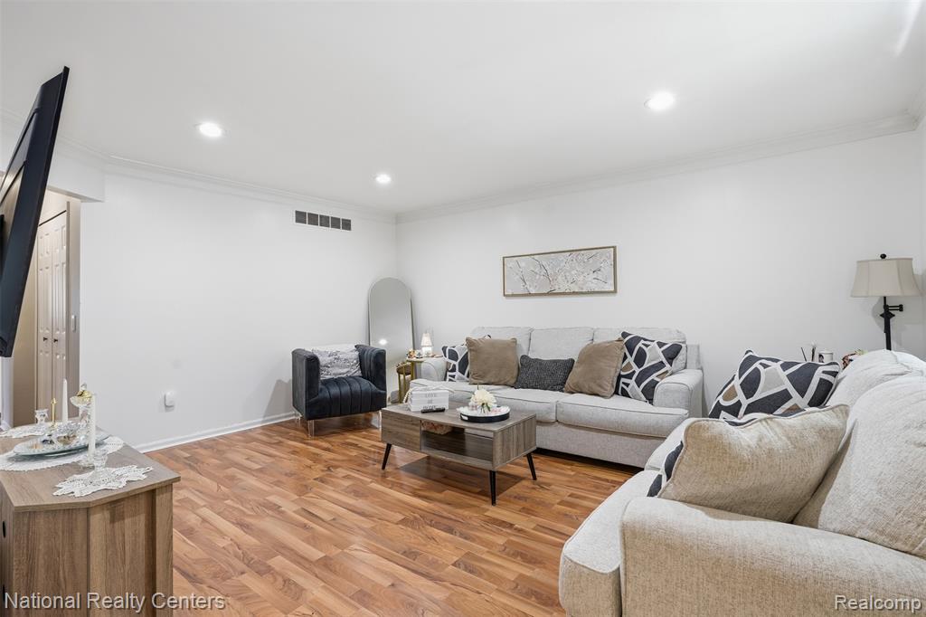 5549 Mansfield Avenue, Sterling Heights, MI 48310 — Photo 3
