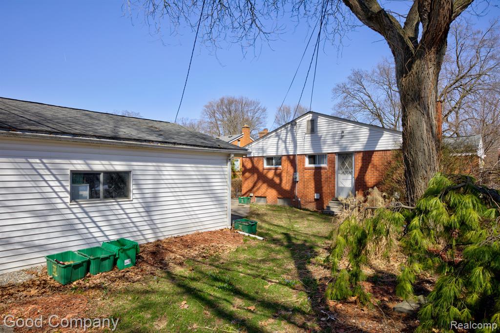 705 BUTTERNUT Avenue, Royal Oak, MI 48073 — Photo 37