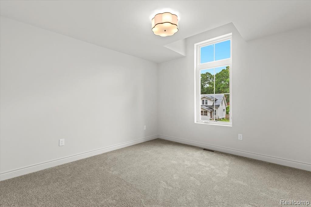 624 S Vermont Avenue, Royal Oak, MI 48067 — Photo 33