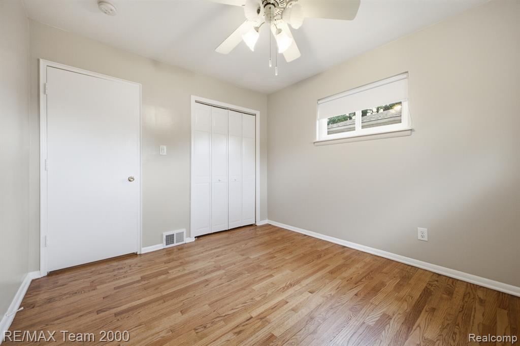 8512 Norborne Avenue, Dearborn Heights, MI 48127 — Photo 19