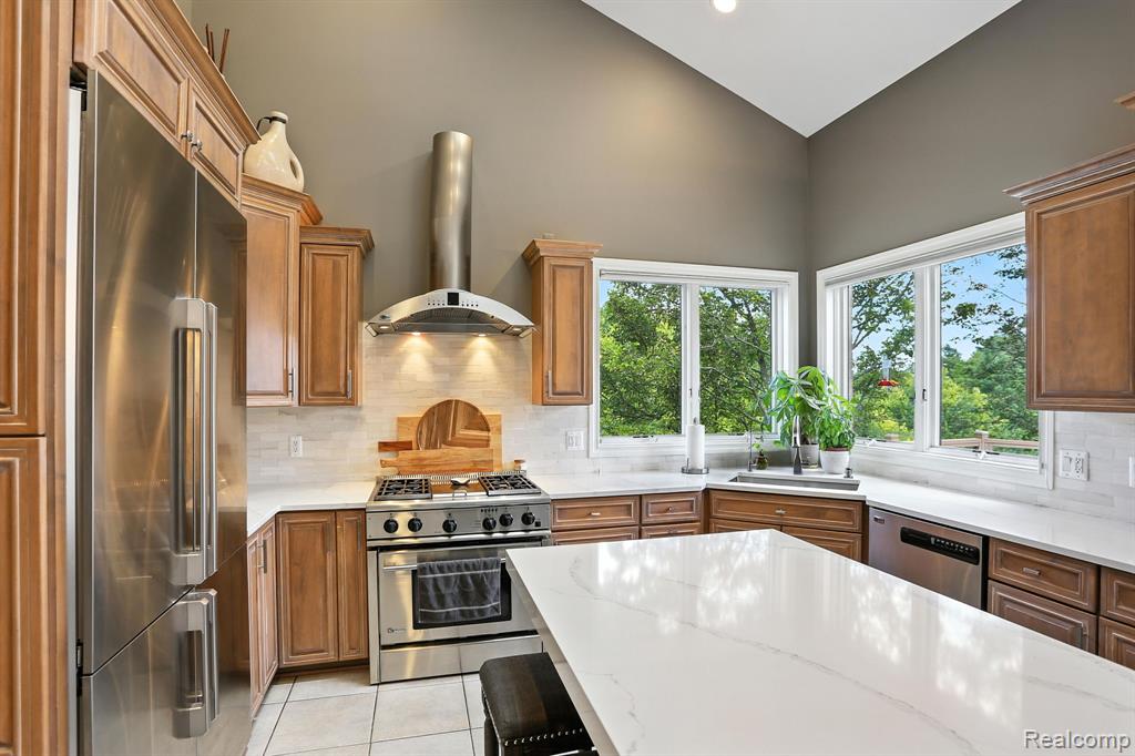 815 Pinery Boulevard, Lake Orion, MI 48362 — Photo 11