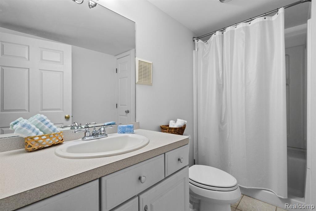 1827 HIGH HOLLOW Drive, Ann Arbor, MI 48103 — Photo 66