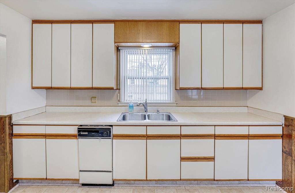 46630 HULING Street, Utica, MI 48317 — Photo 19