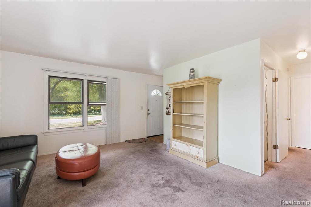 8346 Lakeview Drive, Ypsilanti, MI 48198 — Photo 12
