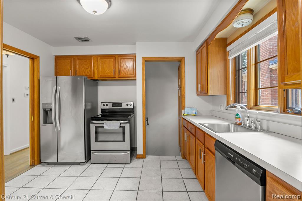 7480 COLONIAL Street, Dearborn Heights, MI 48127 — Photo 7