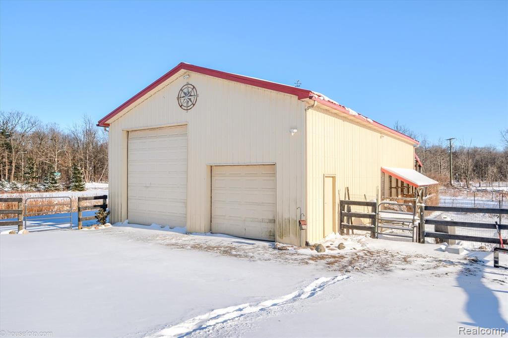 2051 E Oakwood Road, Oxford, MI 48370 — Photo 4