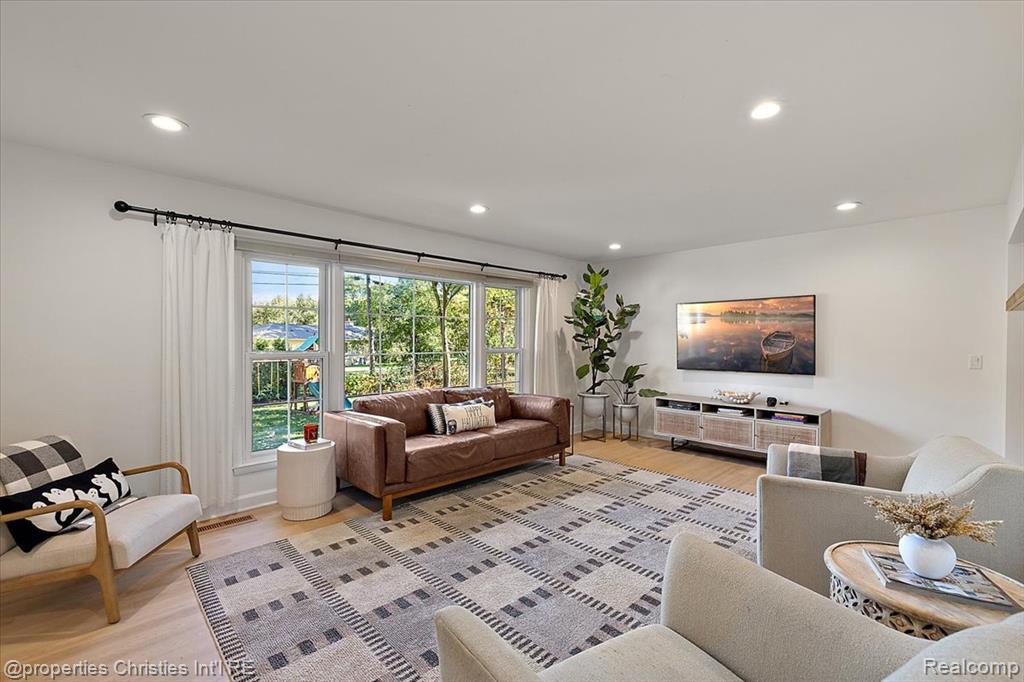 31462 Waltham Road, Beverly Hills, MI 48025 — Photo 6