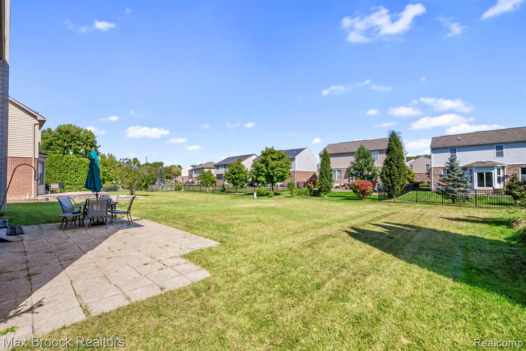 41704 Clinton Pines Drive, Clinton Twp, MI 48038 — Photo 5