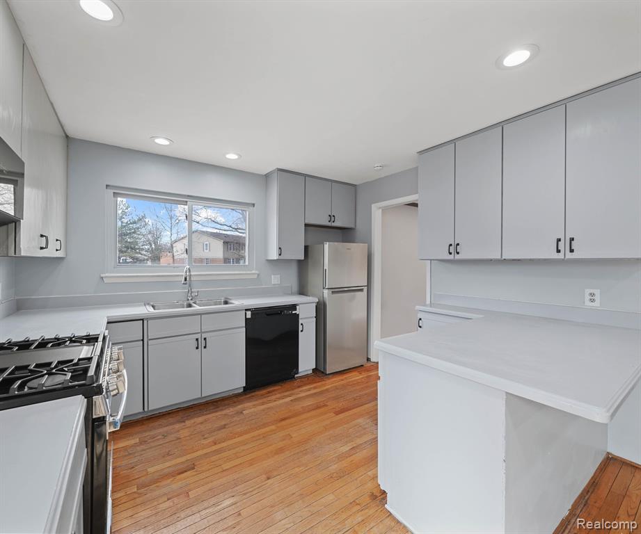 44359 REGIS, Canton, MI 48187 — Photo 15