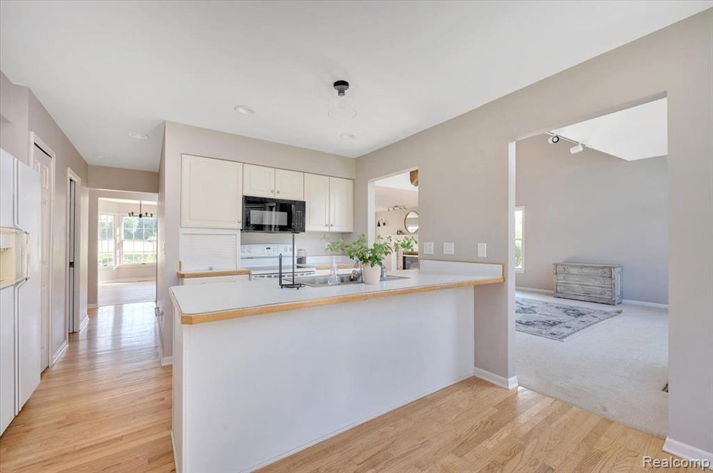 6081 LANAKE Lane, Imlay City, MI 48444 — Photo 10