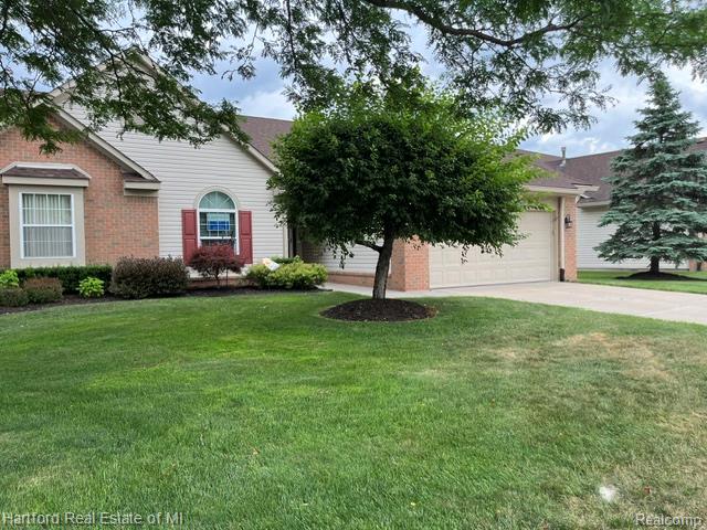 386 N Oak Drive, Walled Lake, MI 48390