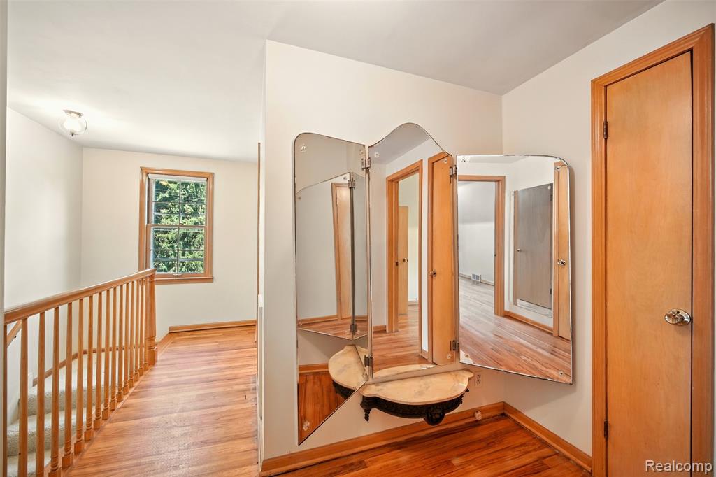 826 Shoreham Road, Grosse Pointe Woods, MI 48236 — Photo 18