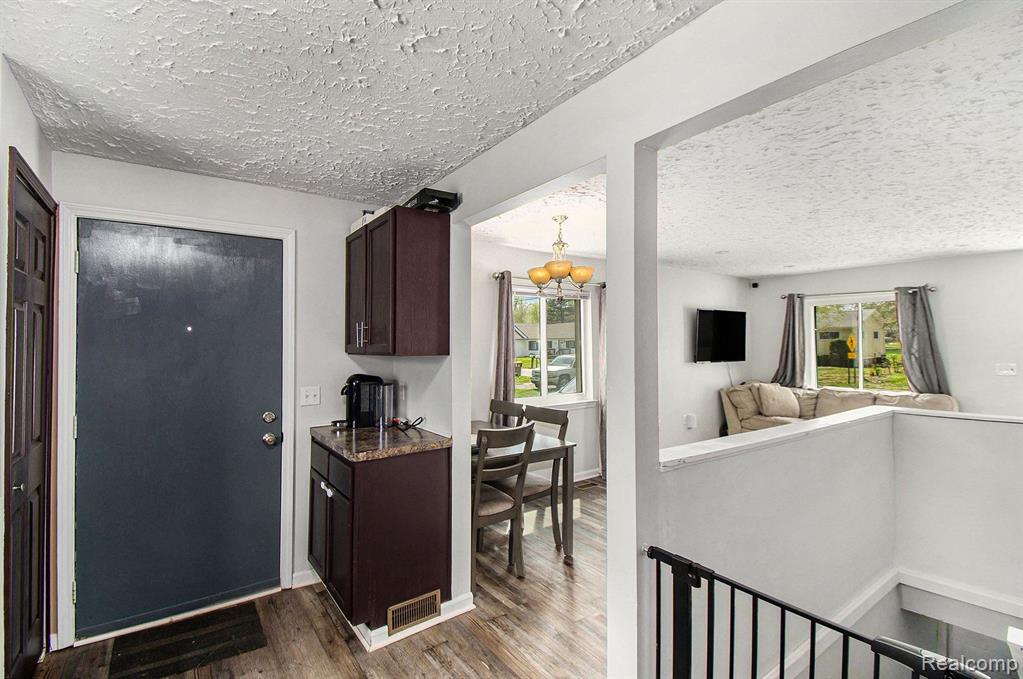 6176 PORTER Avenue, East Lansing, MI 48823 — Photo 5