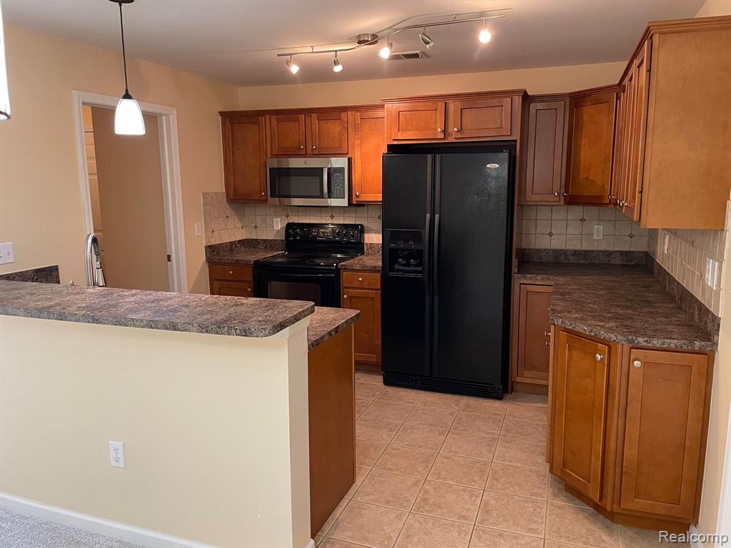 45671 GABLE Drive, Macomb, MI 48044 — Photo 12