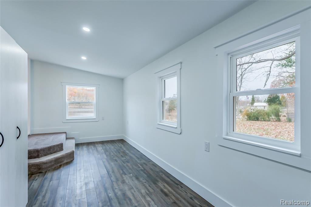 542 Oak Dale Drive, Chelsea, MI 48118 — Photo 33