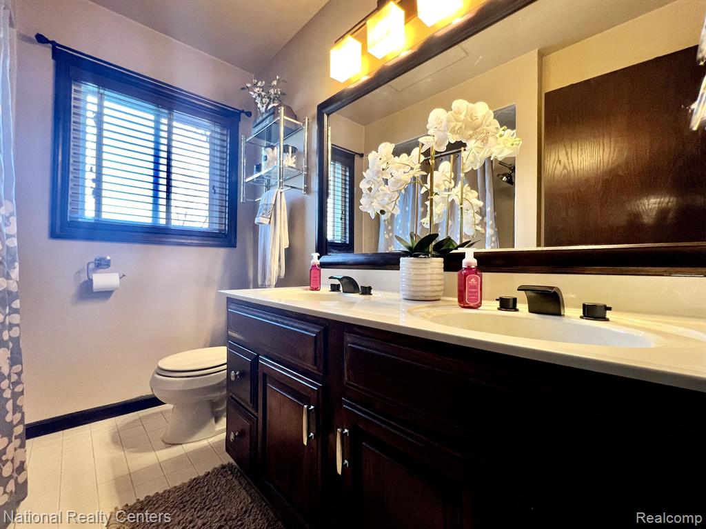 936 ALLEN Drive, Northville, MI 48167 — Photo 28