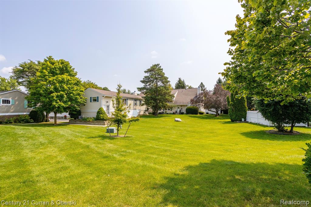 21260 E GLEN HAVEN Circle, Northville, MI 48167 — Photo 5
