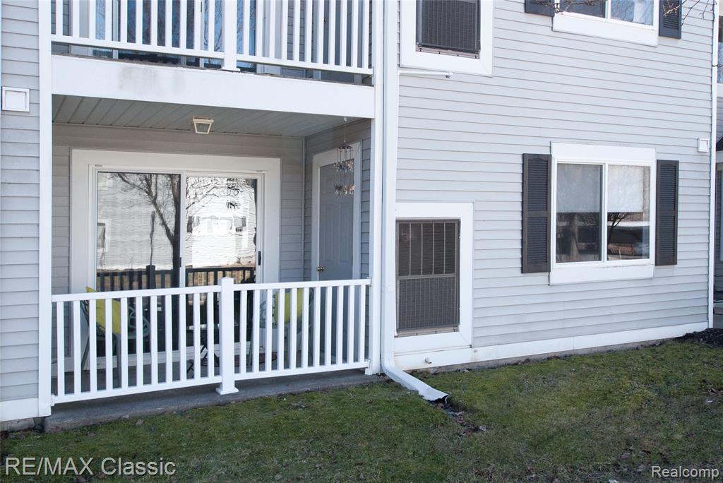 1155 S Lake Drive, 57, Novi, MI 48377 — Photo 3
