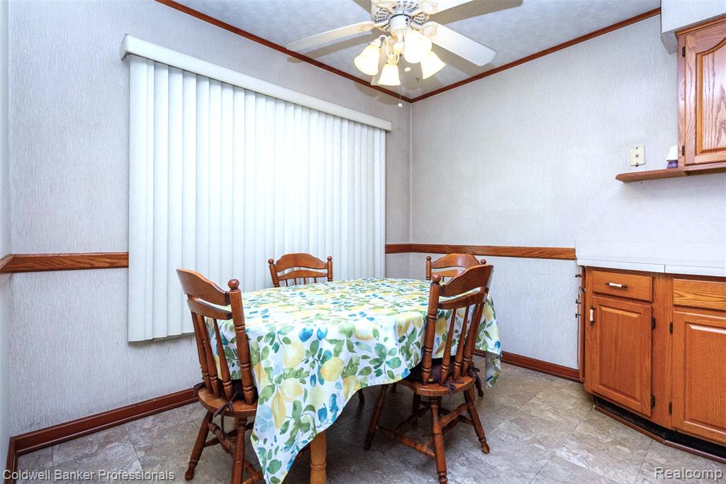 7332 N Vernon Street E, Dearborn Heights, MI 48127 — Photo 8