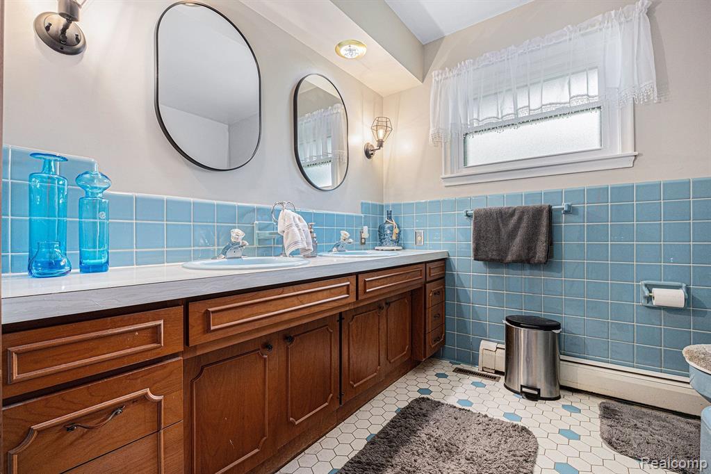 550 N GLASSFORD Street, Capac, MI 48014 — Photo 16