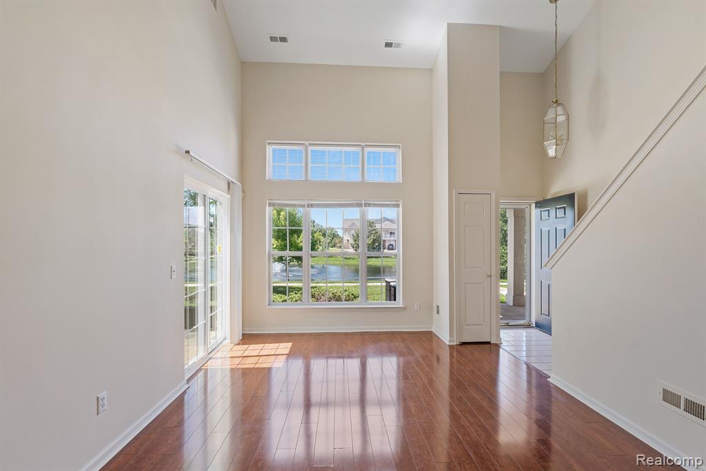 14105 ADDINGTON Drive, Commerce Twp, MI 48390 — Photo 11