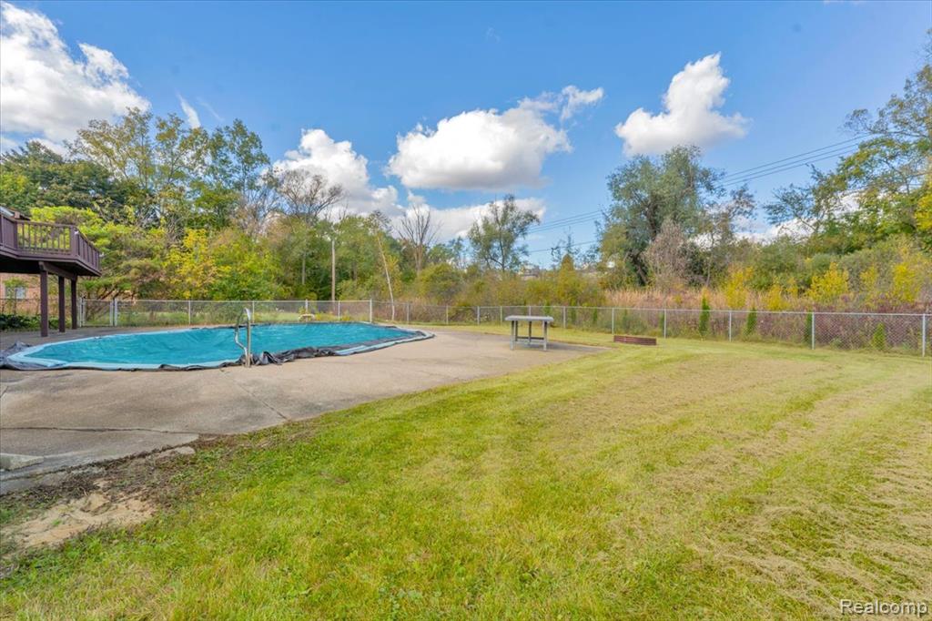 6710 Laurelton, Clarkston, MI — Photo 34