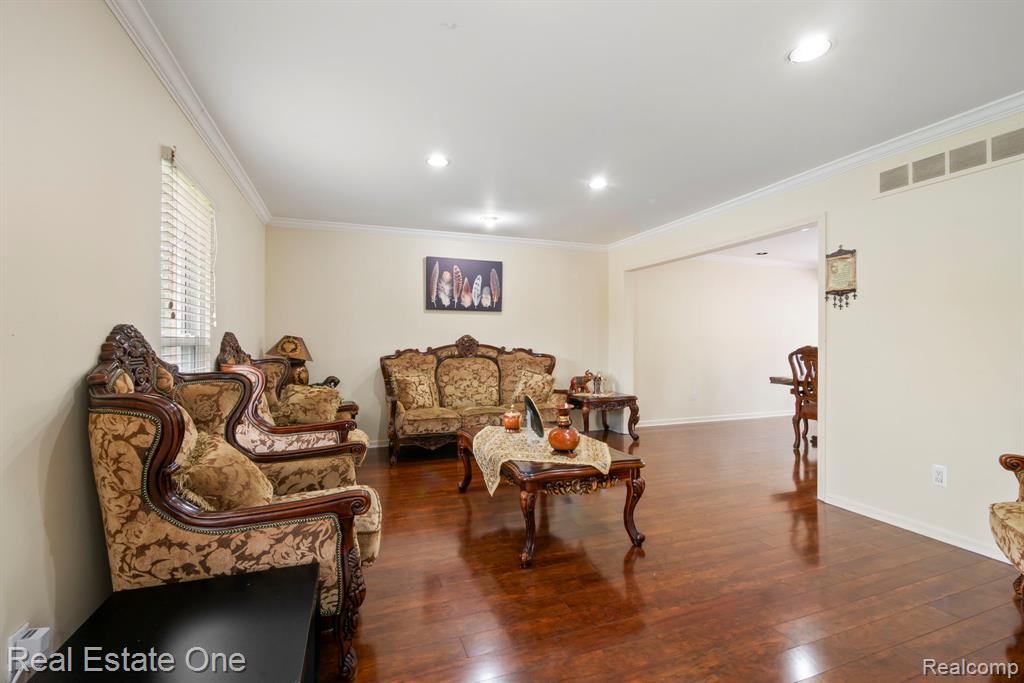5510 Greenbriar Drive, West Bloomfield, MI — Photo 18