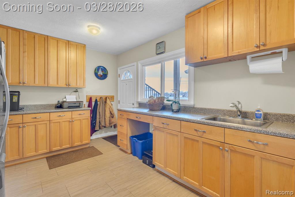 664 King Circle, Lake Orion, MI 48362 — Photo 28