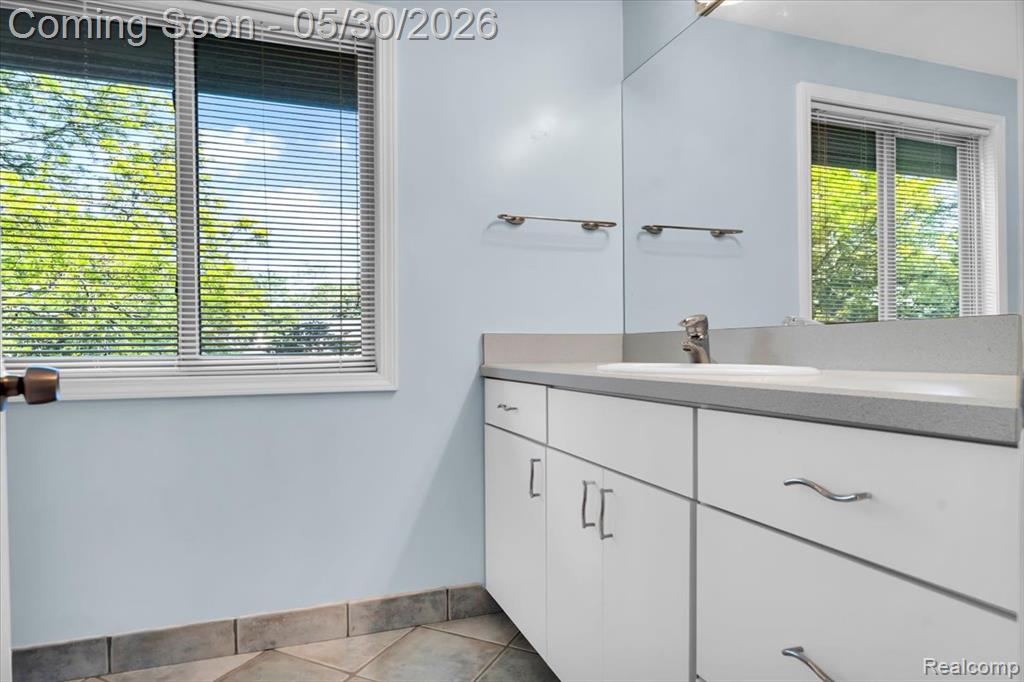 29100 Creek Bend Drive, Farmington, MI 48331 — Photo 30