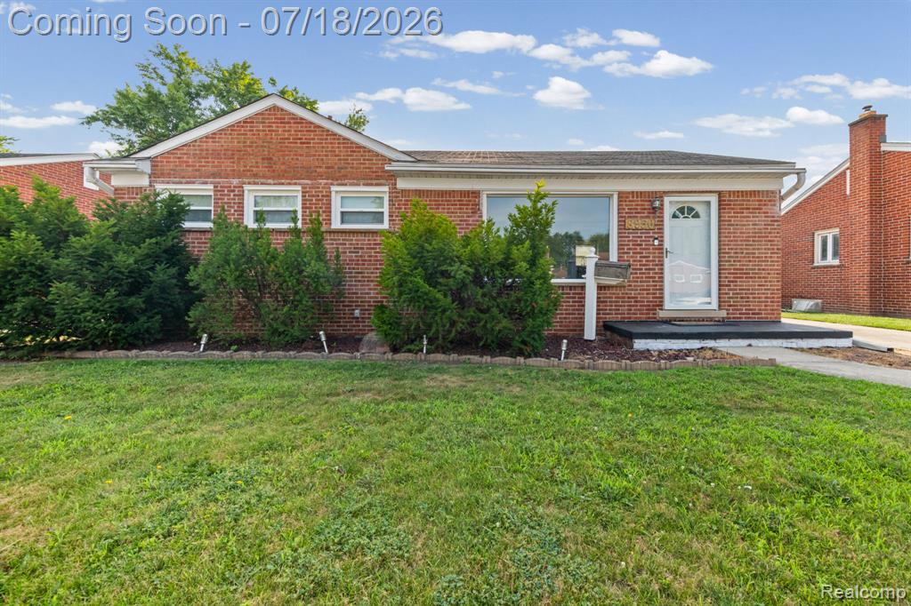8950 Brentwood Street, Livonia, MI 48150 — front exterior