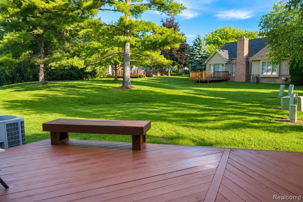 37520 Amber Drive, Farmington Hills, MI 48331 — Photo 45