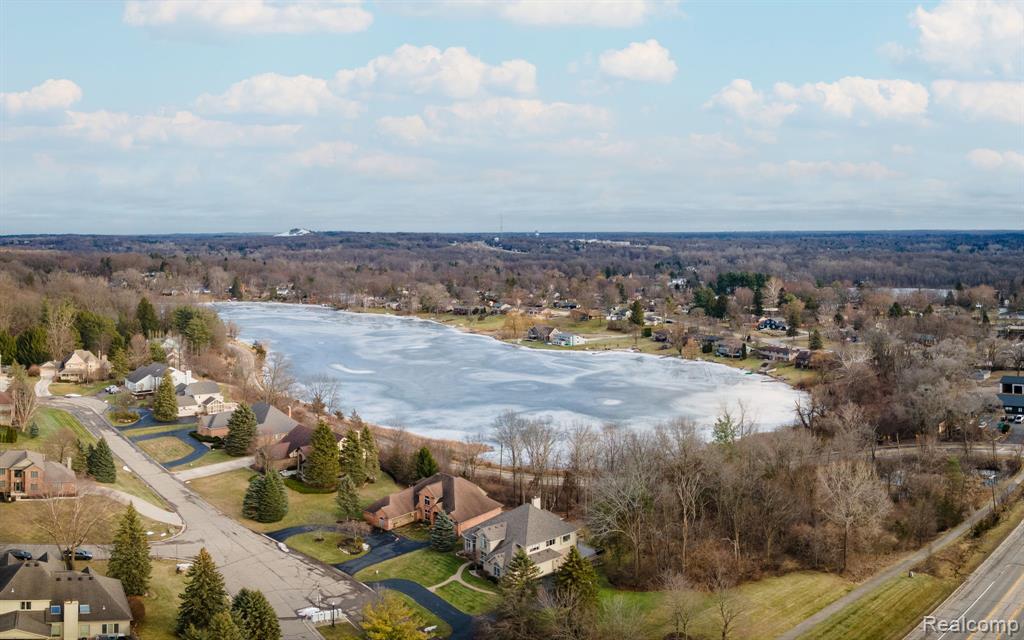 6751 Berry Pointe Drive, Clarkston, MI 48348 — Photo 50