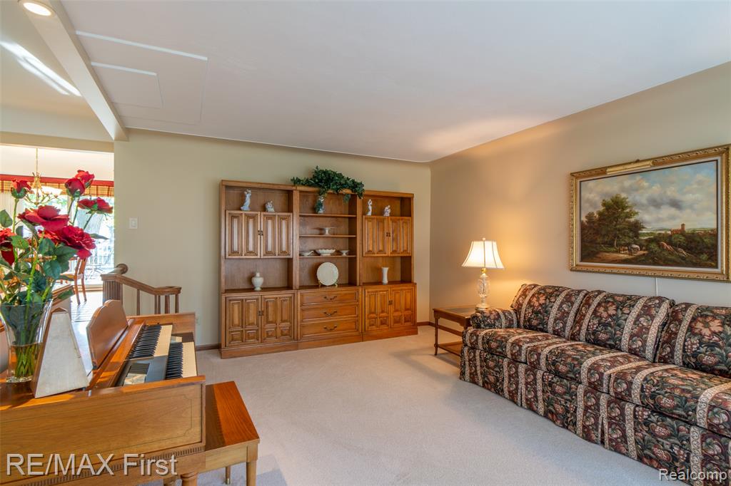 54815 FRANKLIN Drive, Shelby Twp, MI 48316 — Photo 21