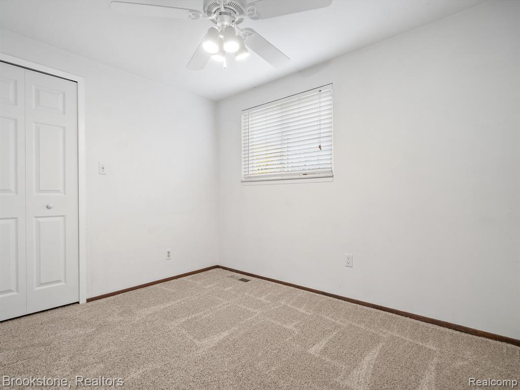 5628 PATTERSON Drive, Troy, MI 48085 — Photo 23