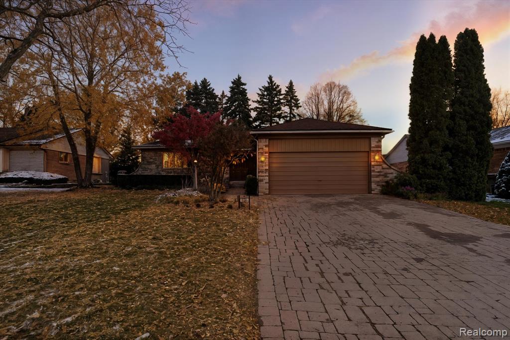 634 Lockport Road, Rochester Hills, MI 48307 — Photo 2