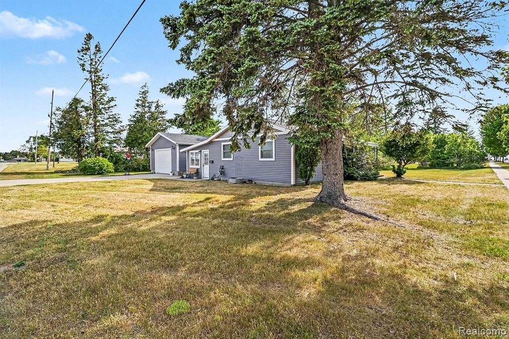 701 W Loomis Street, Ludington, MI 49431 — Photo 35