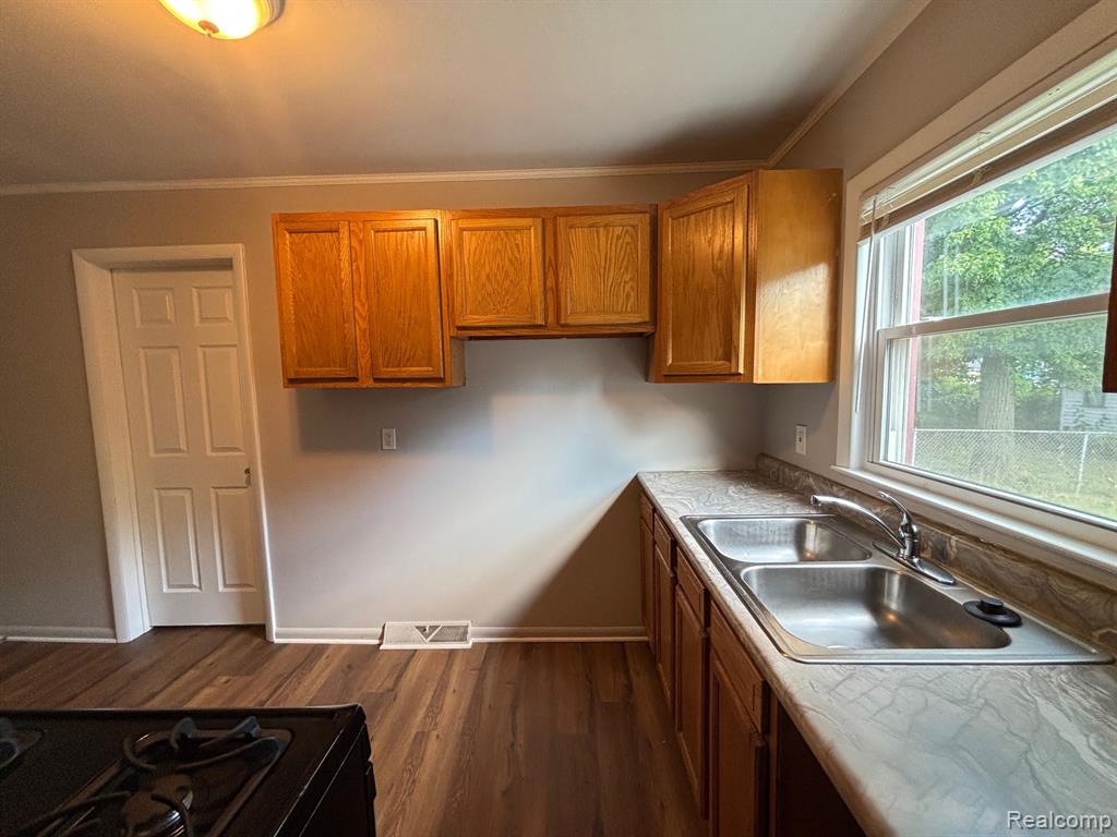 7034 Yacht Avenue, Warren, MI 48091 — Photo 4