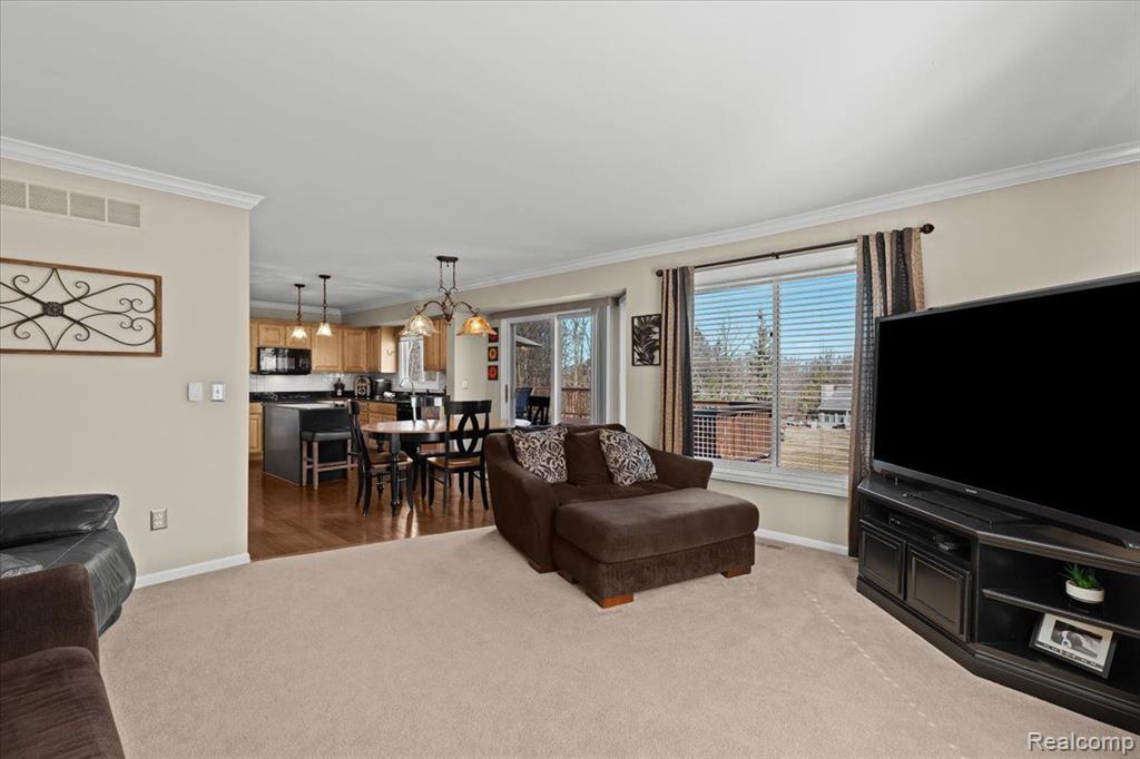 57322 HIDDEN TIMBERS Drive, South Lyon, MI 48178 — Photo 18