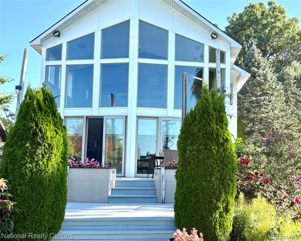8871 Lakeview Drive, White Lake, MI — Photo 11