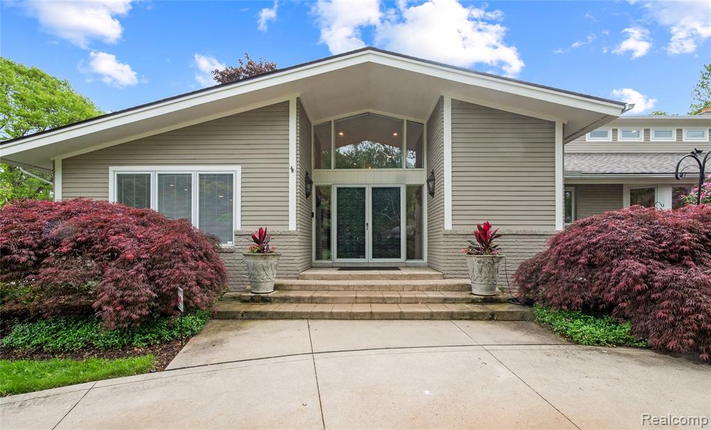 4495 STONY RIVER Drive, Bloomfield Hills, MI 48301 — Photo 2